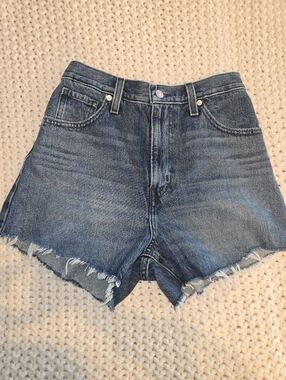 Levi's High-Rise Mom Shorts - Medium Blue Denim